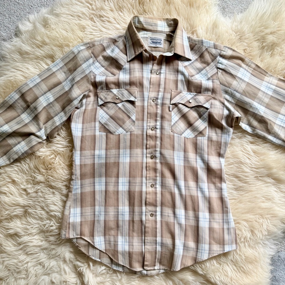Men's vintage Levi’s snap button Plaid Shirt in Brown and White